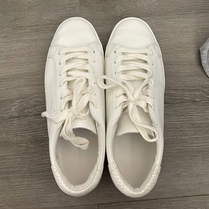 Banana republic white tennis shoes